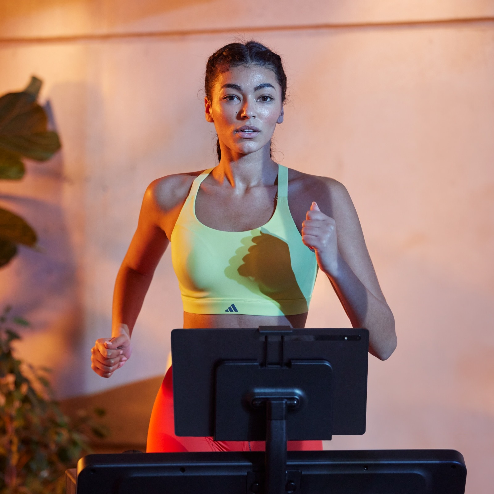 pol_pl_Skladana-bieznia-elektryczna-T-24c-Adidas-z-wyswietlaczem-LED-11494_7