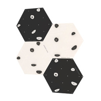 Ścianka wspinaczkowa sześciokątna 4x biało-czarna płyta + 20 uchwytów