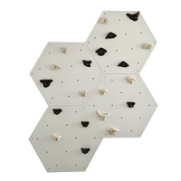 Ścianka wspinaczkowa sześciokątna 4x szara płyta + 20 białe/czarne uchwyty